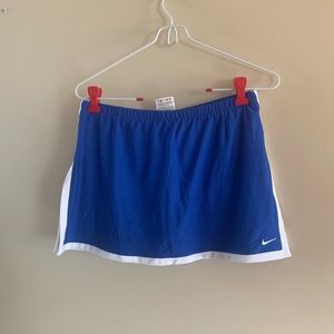 Nike tennis skirt with compression